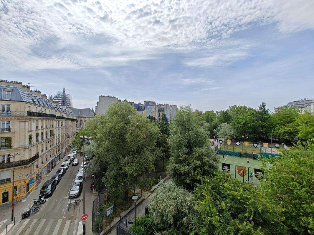 Appartement à PARIS-18E