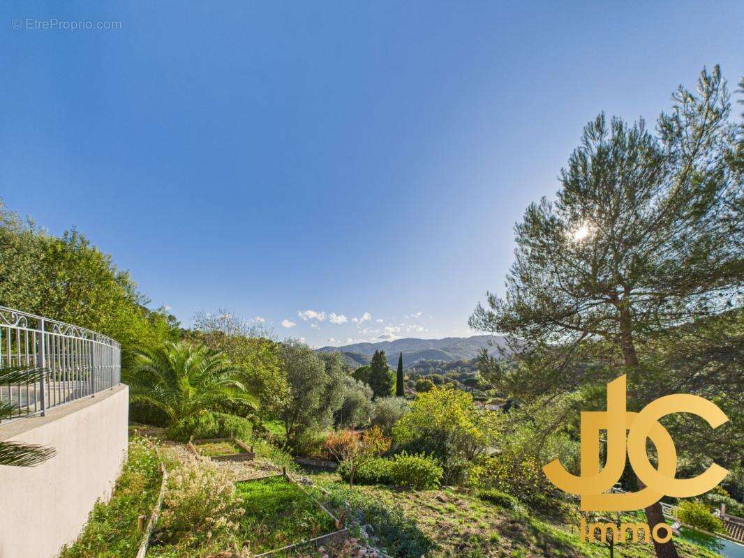 Maison à AURIBEAU-SUR-SIAGNE