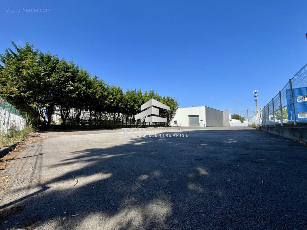 Commerce à CARQUEFOU