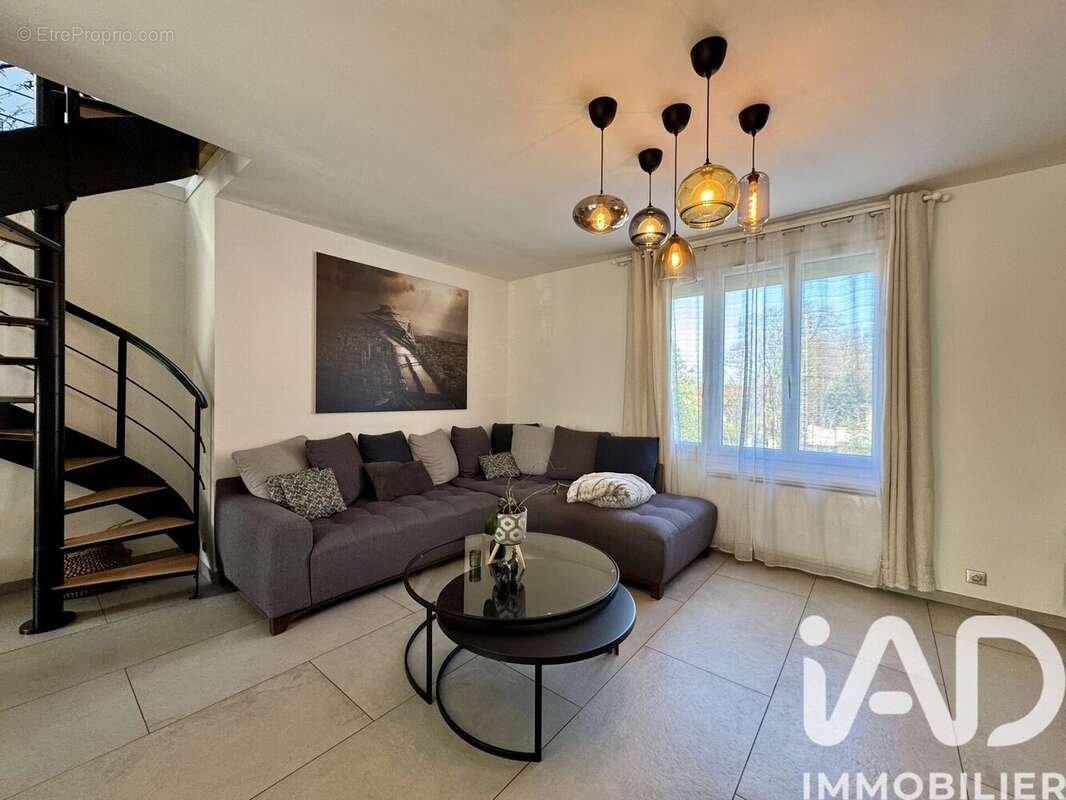 Photo 4 - Maison à MONTIGNY-LES-CORMEILLES