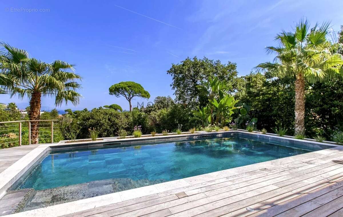 Vente villa 7 chambres entièrement rénovée avec vue mer, Cap d'Antibes - photo 11