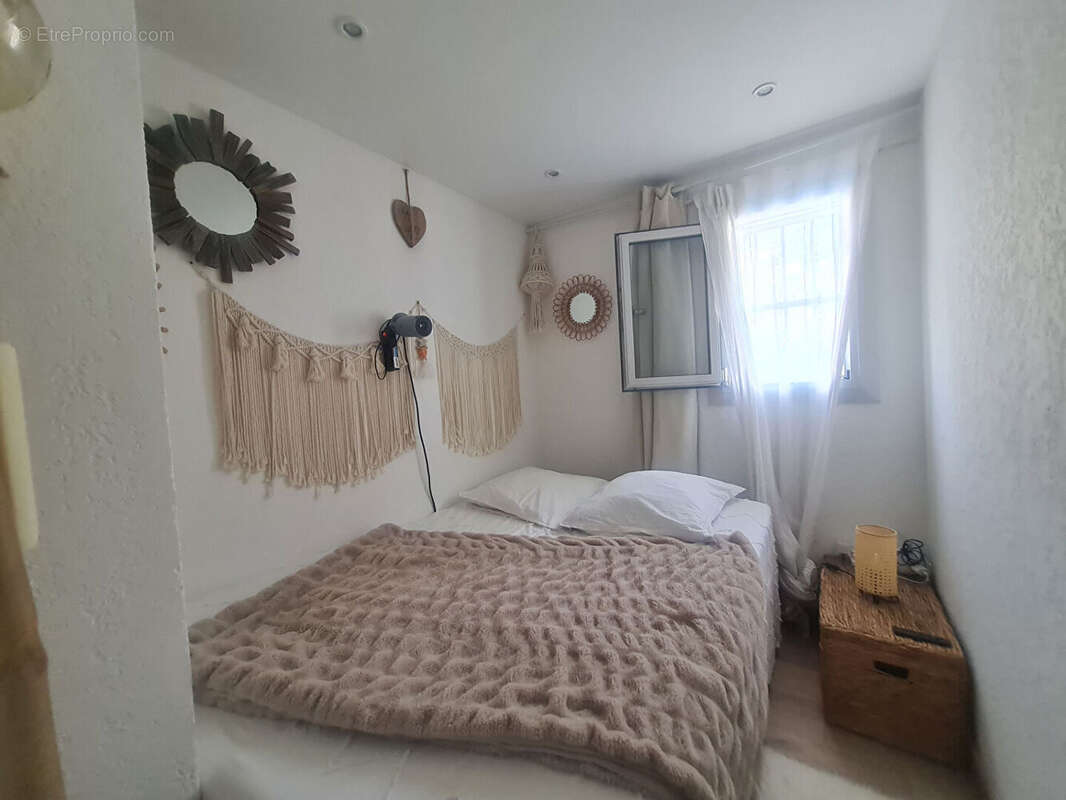 * *Plage & Bord De Mer * *Appartement REZ-DE-JARDIN ** (83430) SAINT MANDRIER SUR MER ** - photo 7