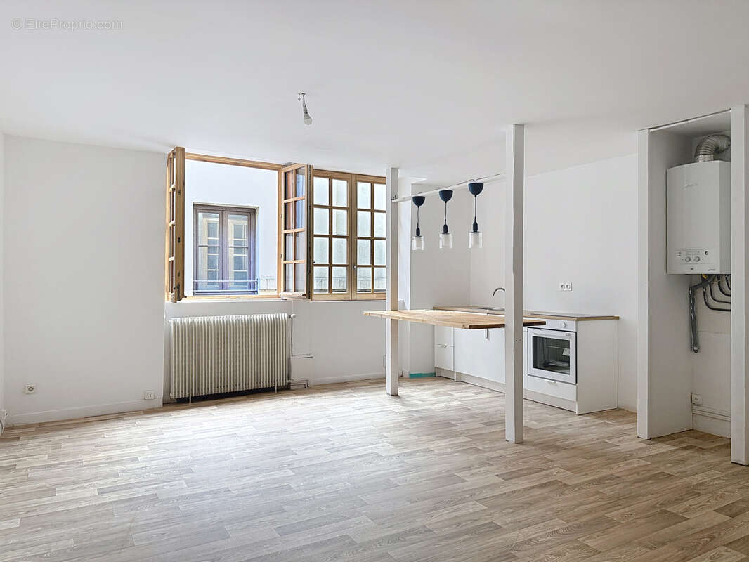 Appartement à SAINT-ETIENNE