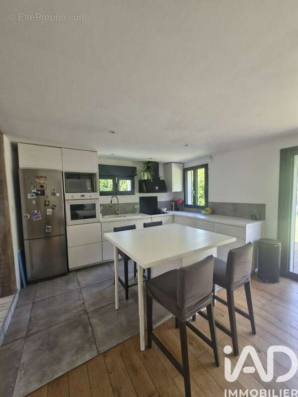 Photo 6