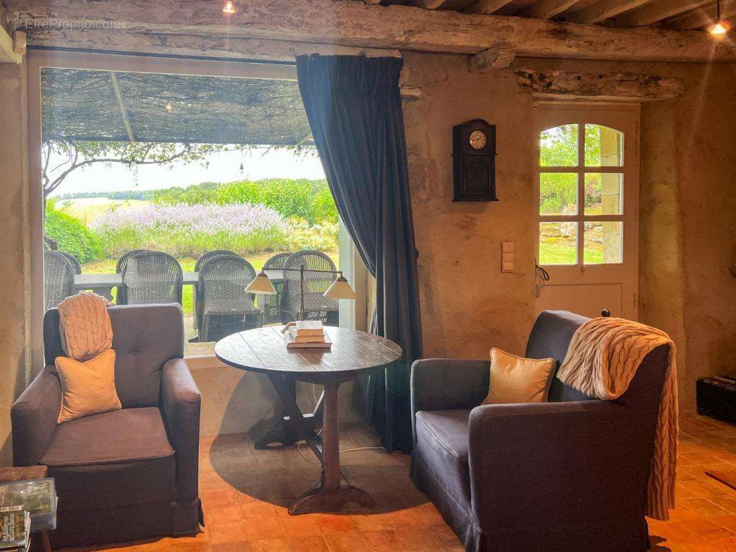 Maison à VIC-FEZENSAC