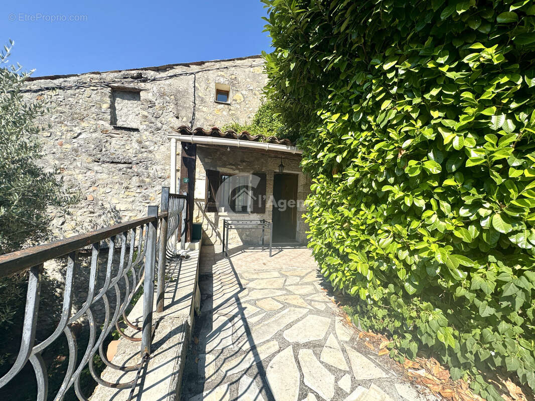 Maison de village - Les Sausses - Terrain de 46m2 - photo 13