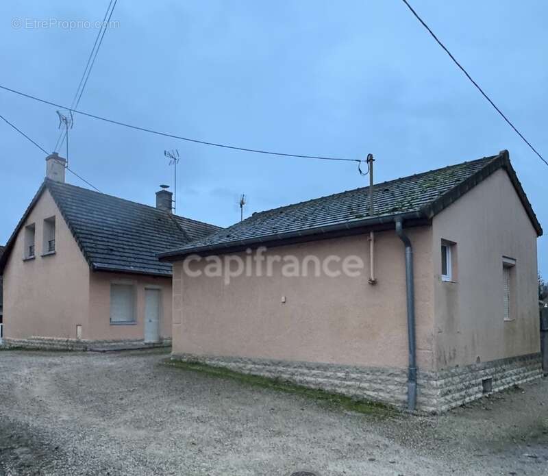 Maison à BRAGNY-SUR-SAONE