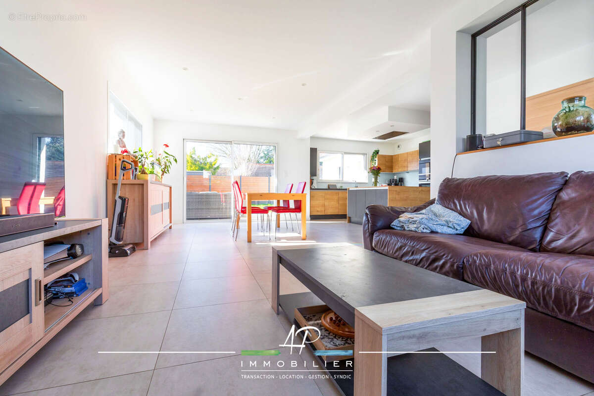 Maison à SAINT-JULIEN