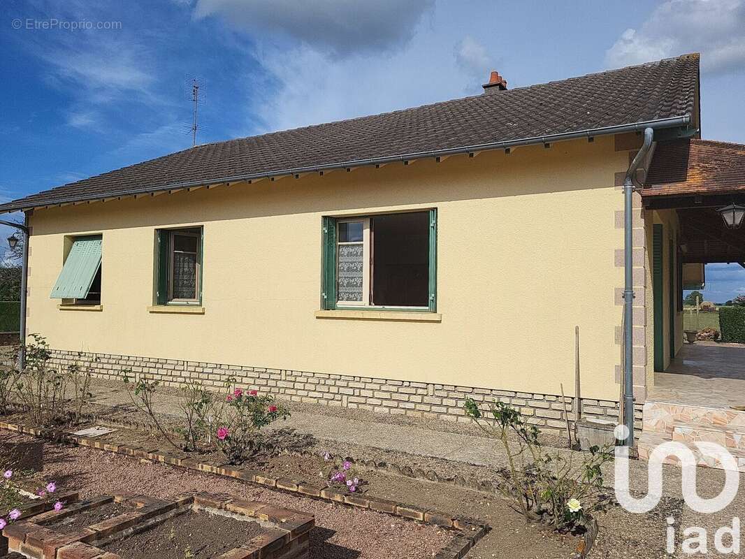 Maison 115 m² à Saint-Georges-De-Poisieux  - photo 9