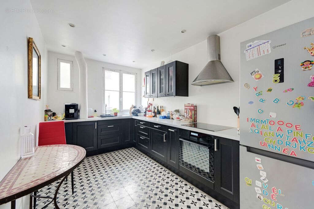 Appartement à PARIS-18E