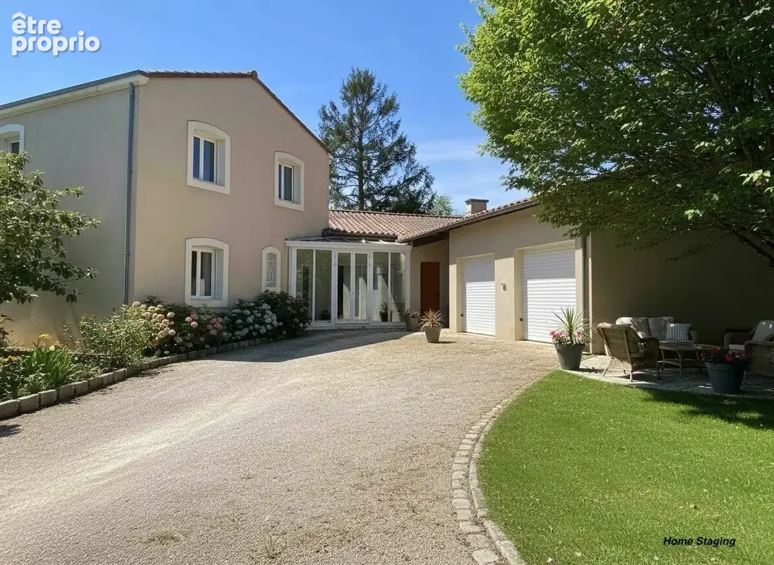 Maison 280 m² à Liguge  - photo 2