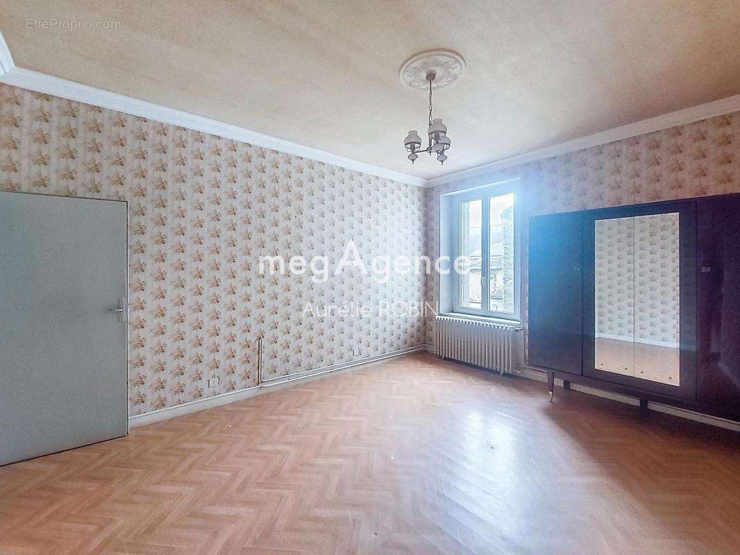 Maison à BEGROLLES-EN-MAUGES