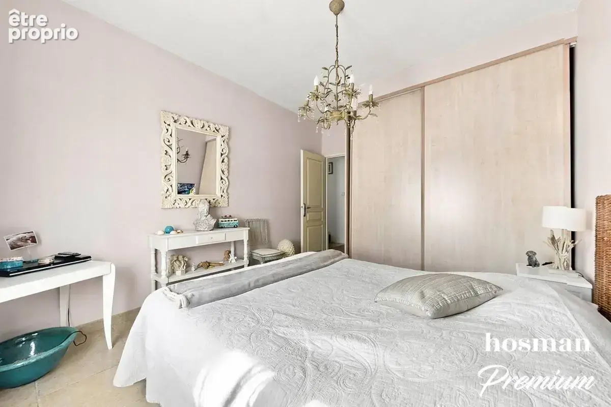 Maison 6 pièces de 145m² sur agréable terrain arboré avec garage - Proche Lyon 8ème - Bron - photo 8