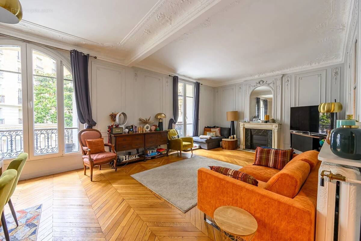 Appartement à PARIS-18E