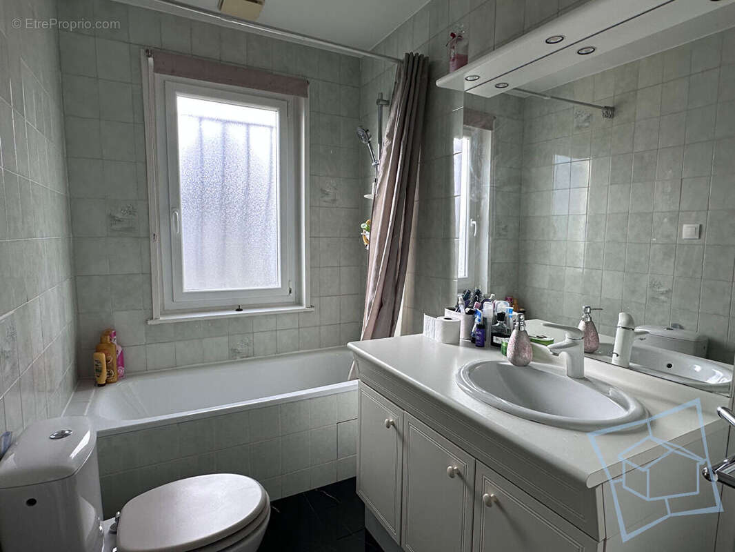 Maison à CERNAY-LA-VILLE