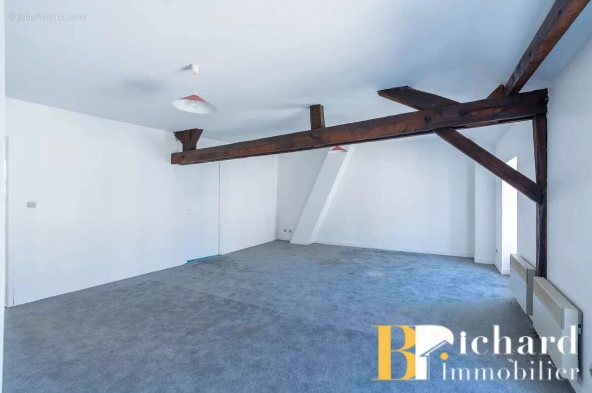 LAON VILLE HAUTE – Appartement  70 m² avec stationnement - photo 2