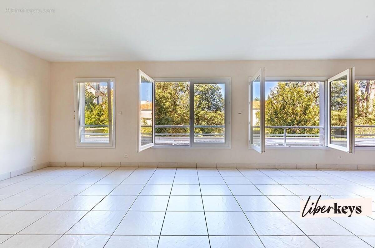 Appartement à SAINT-SEBASTIEN-SUR-LOIRE