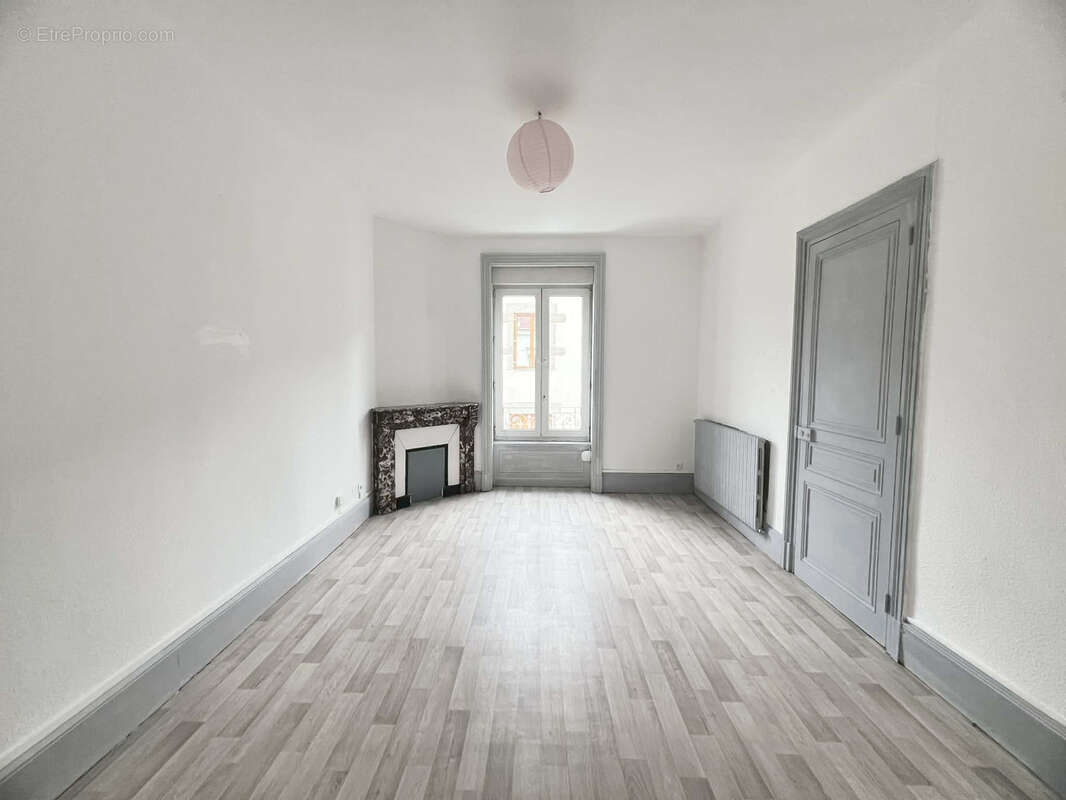 Appartement à SAINT-ETIENNE