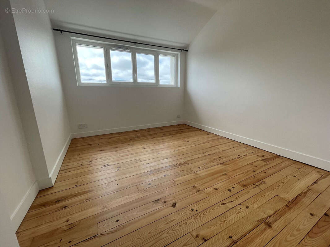 Quartier SAINT PAUL- LA MALADRERIE  maison de 5  pièces rénovée intérieurement sur un terrain de 359m² - photo 10