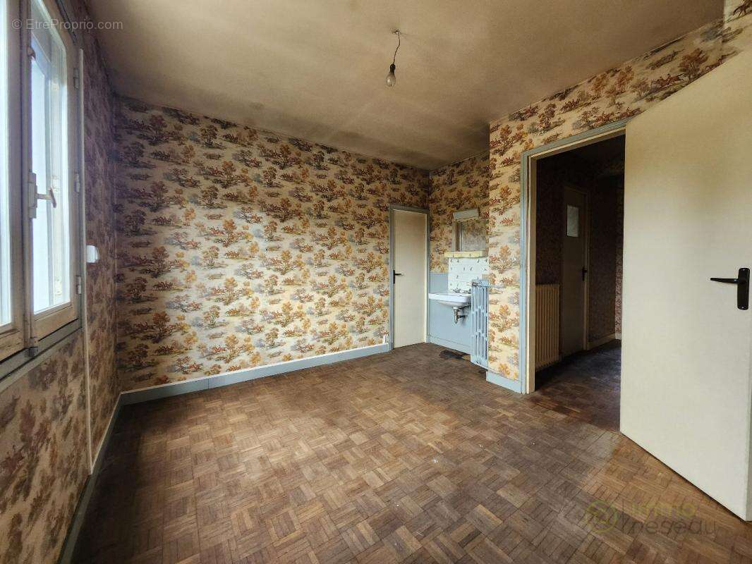 Maison 113 m² à Tracy-Le-Mont  - photo 6