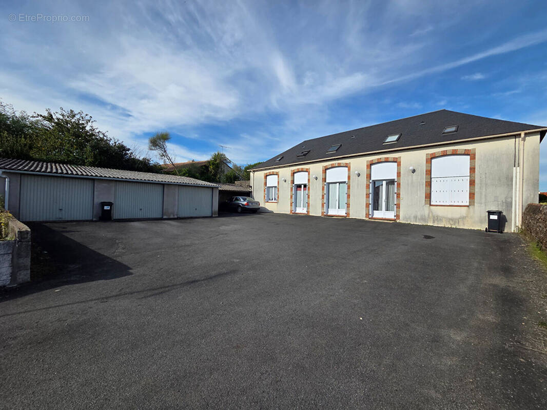 Appartement à MACHE