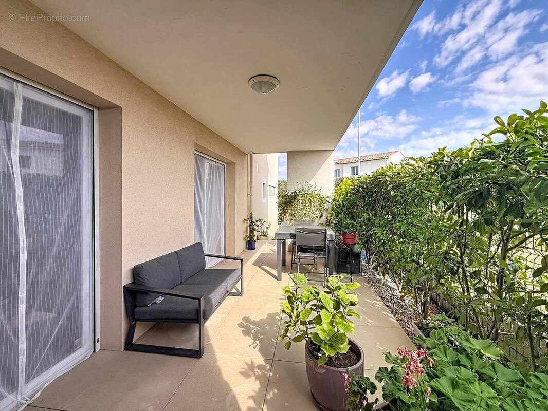 Appartement à SAINT-LAURENT-DU-VAR