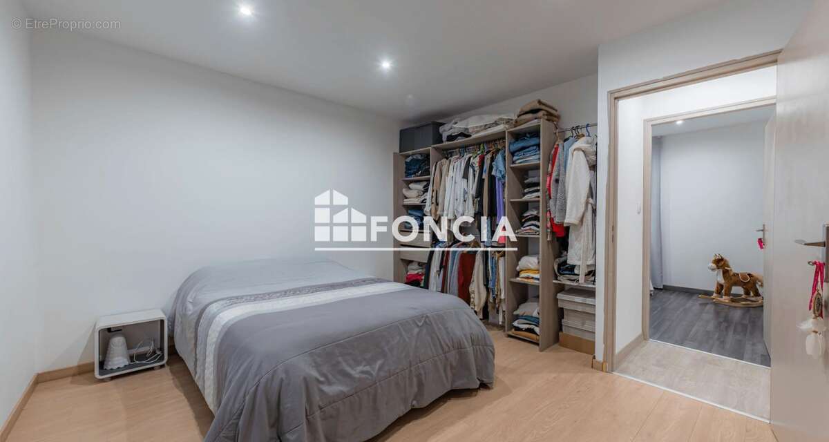 Maison à CLONAS-SUR-VAREZE