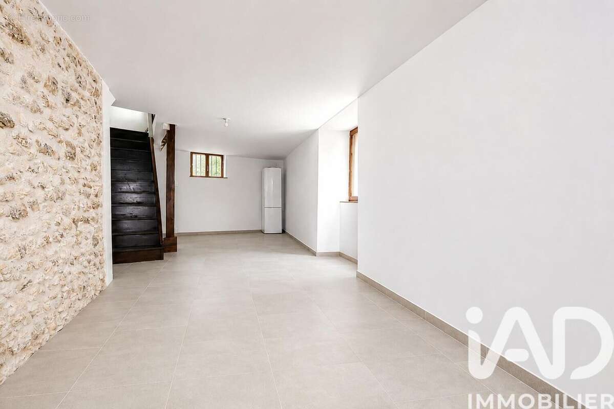 Maison 112 m² à Breuillet  - photo 5
