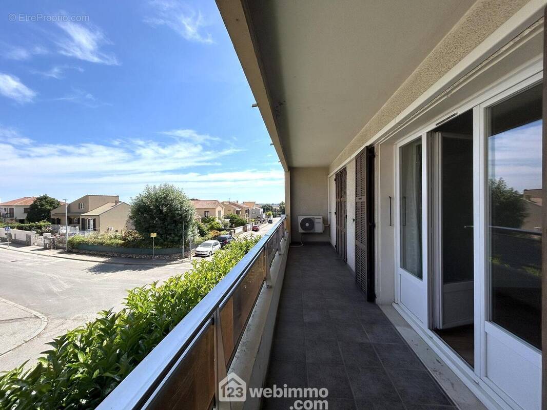 Balcon de 13 m2 - Appartement à BIGUGLIA