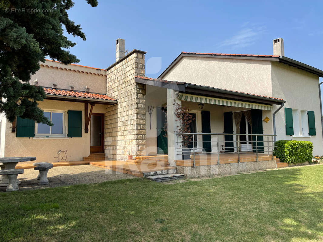 Maison à SAINT-DONAT-SUR-L'HERBASSE