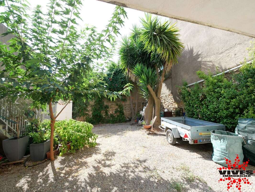 Maison de caractère de 170m2 avec belle cour et immense garage - photo 2