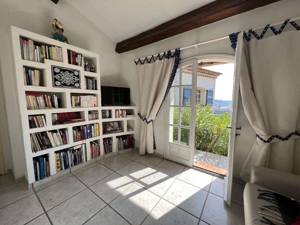 Maison à SAINT-MARTIN-DE-VALGALGUES