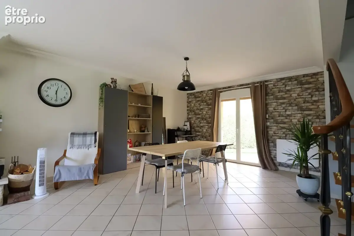 Maison 7 pièces 140 m² à vendre à Nogent-Le-Phaye (28630) - photo 3