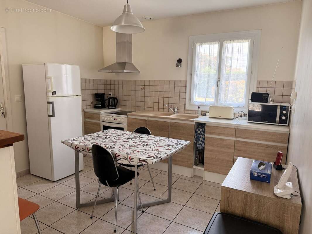 Maison 90 m² à Saint-Simon-De-Pellouaille  - photo 8