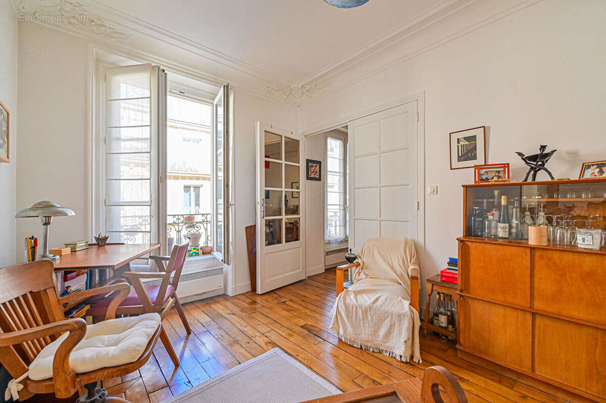 Appartement à PARIS-18E