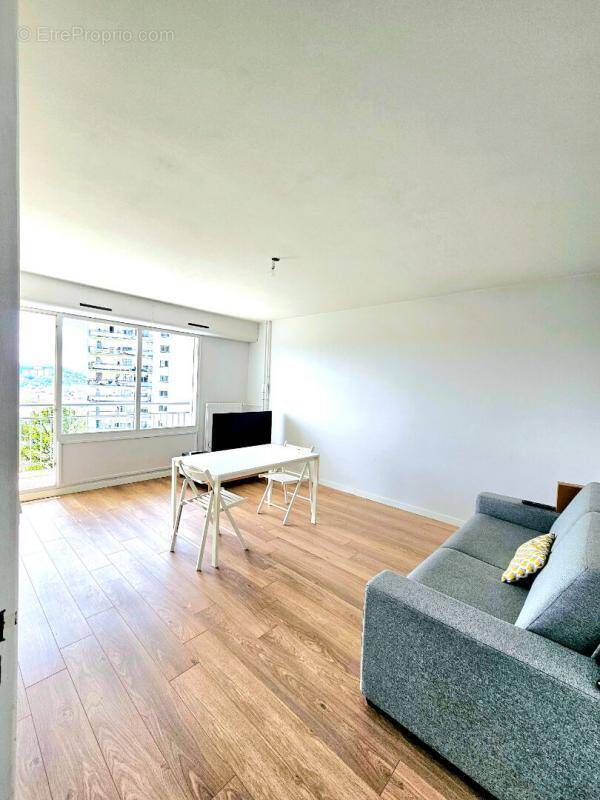 Appartement à LYON-9E