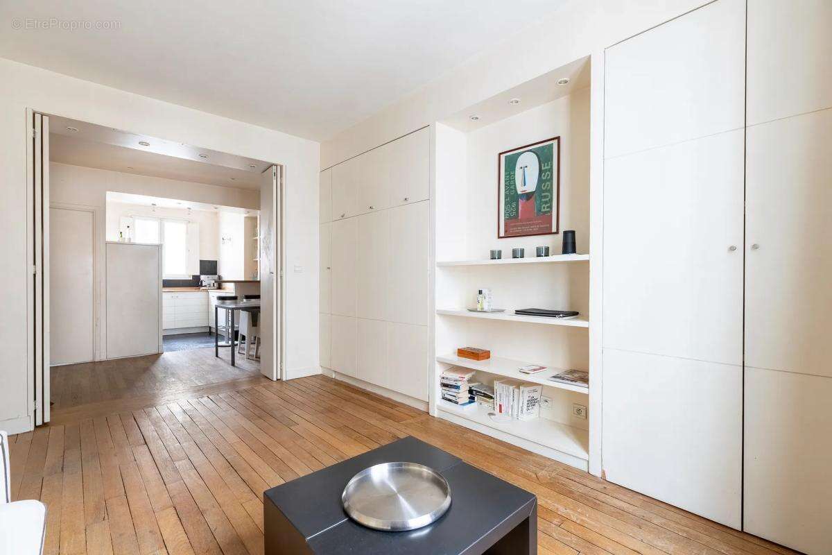 Appartement à PARIS-17E