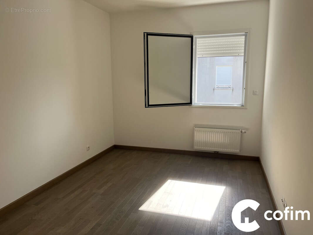 chambre - Appartement à MERIGNAC