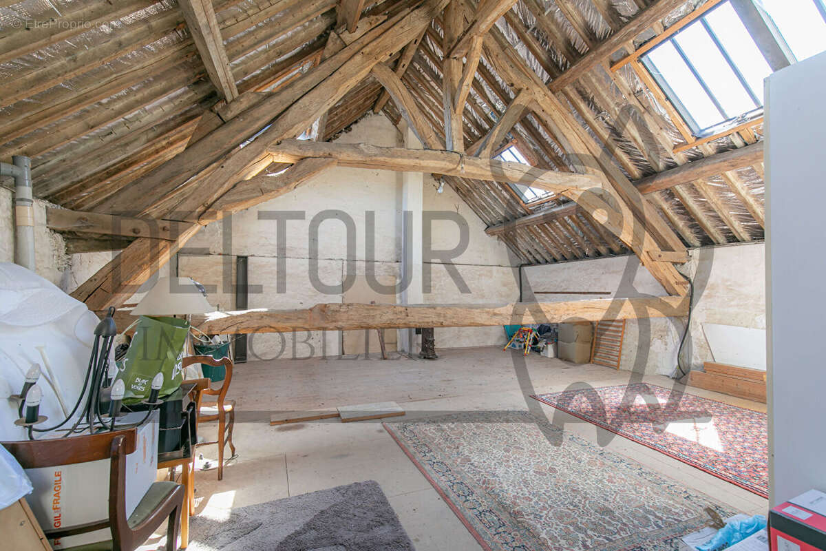 Maison à CRECY-LA-CHAPELLE