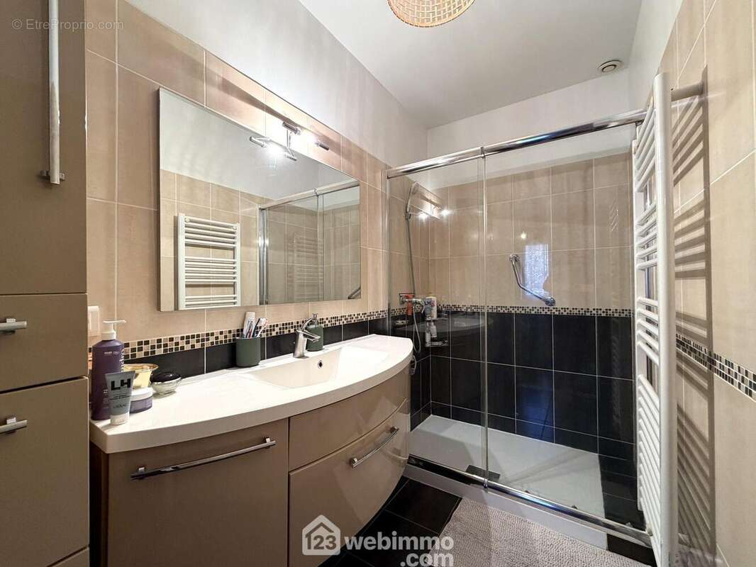 Salle d'eau de la chambre parentale - Maison à LUCCIANA