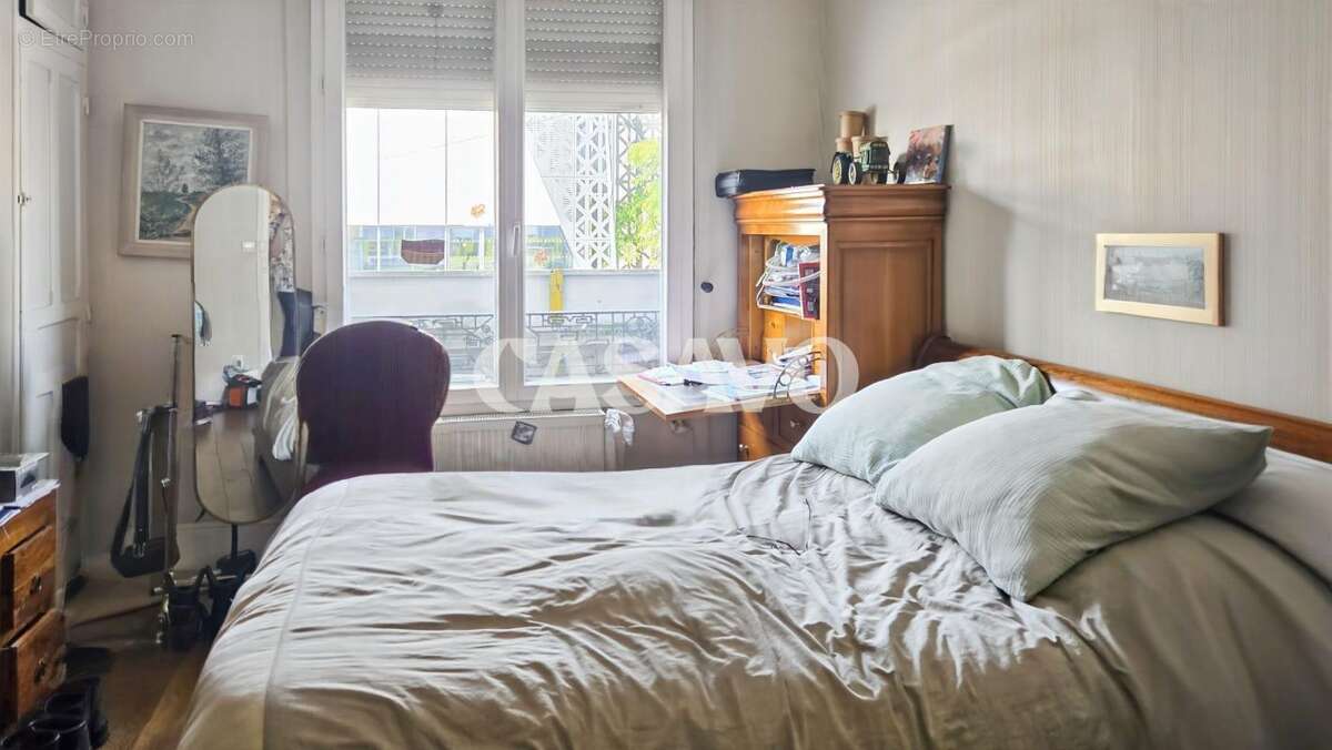 Appartement à LES PAVILLONS-SOUS-BOIS