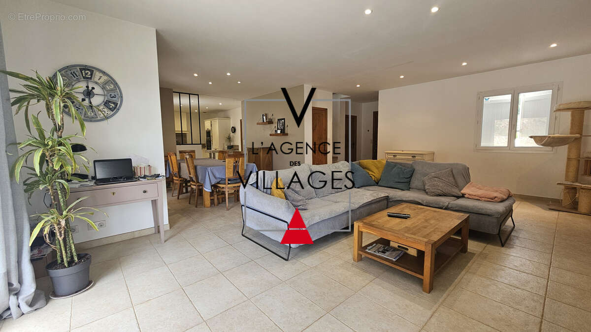 Villa 5 pièces de 173 M 3 - photo 2