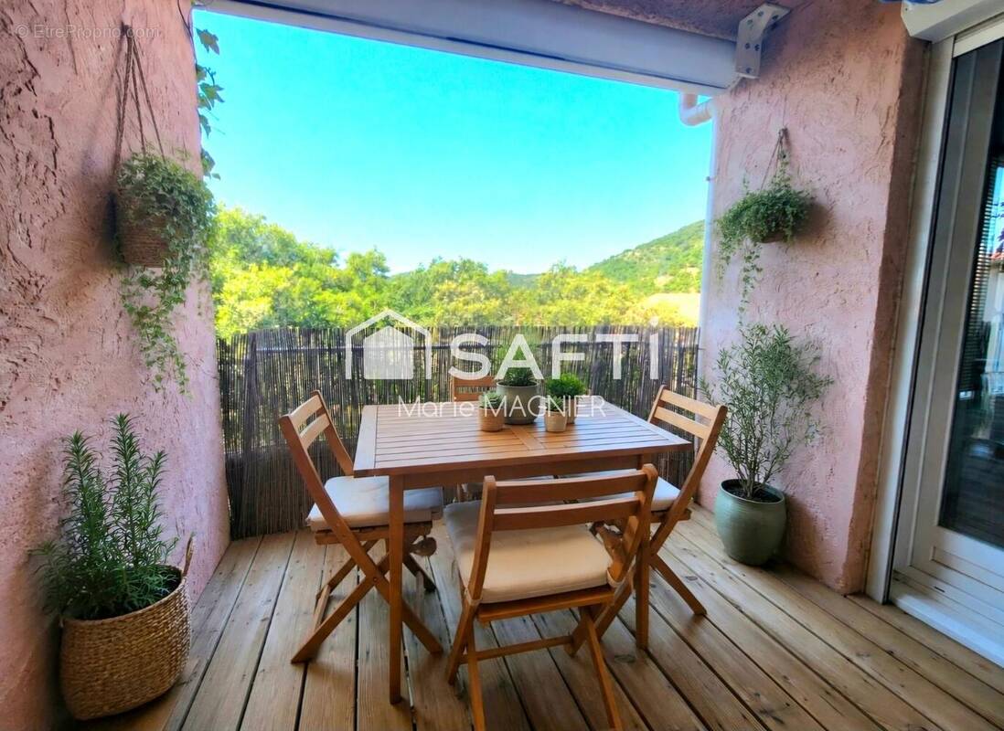 Photo 1 - Appartement à ROQUEBRUNE-SUR-ARGENS