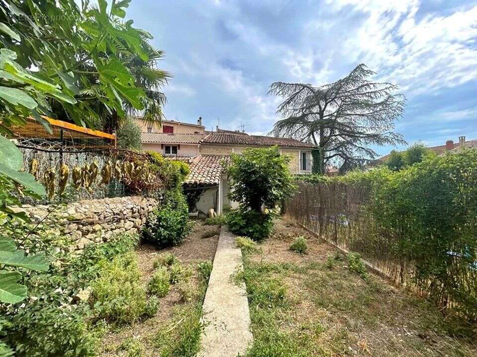 Maison à GREOUX-LES-BAINS