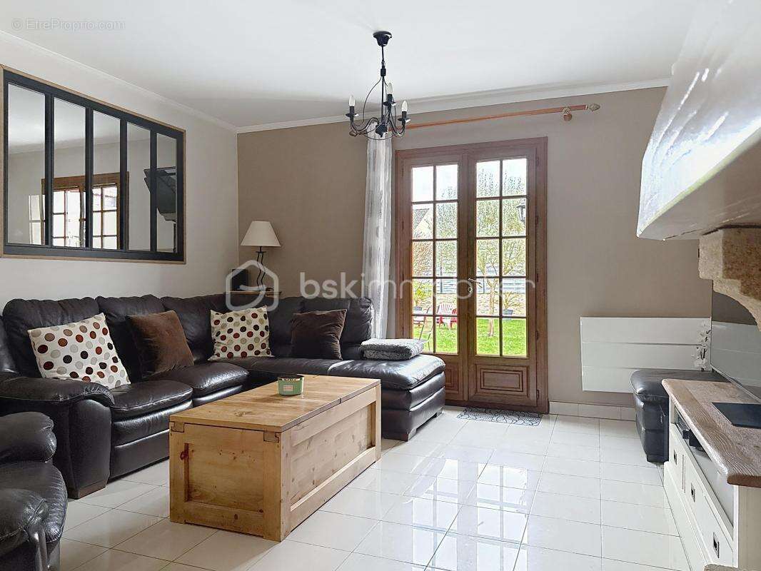 Maison à OZOIR-LA-FERRIERE