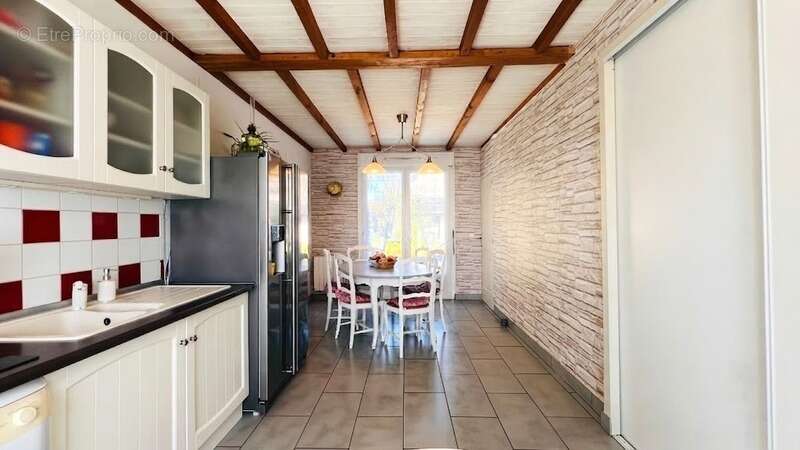 PLOEVEN (29) proche de PLOMODIERN - Maison à vendre de type 5 de 85 m² habitable 100 m² utile - Terrain de 248 m² - Dépendance - photo 8