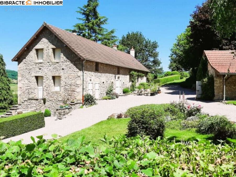 Maison à SAINT-SYMPHORIEN-DE-MARMAGNE