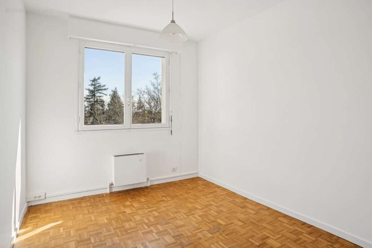 Appartement à CHARBONNIERES-LES-BAINS