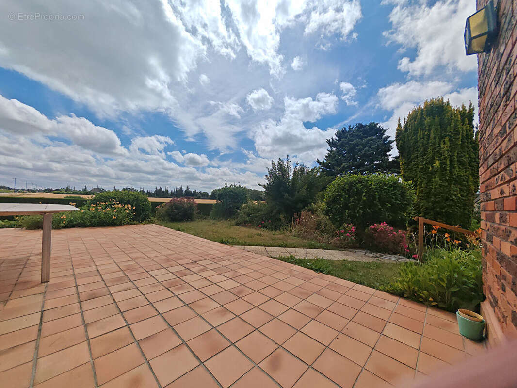 Maison à SAINT-MARTIN-DE-FONTENAY