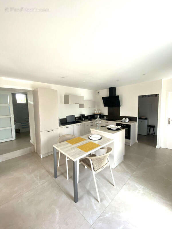 Appartement coup de coeur de 67 m² en rez-de-chaussée- Petite copropriété -Place de parking - photo 3